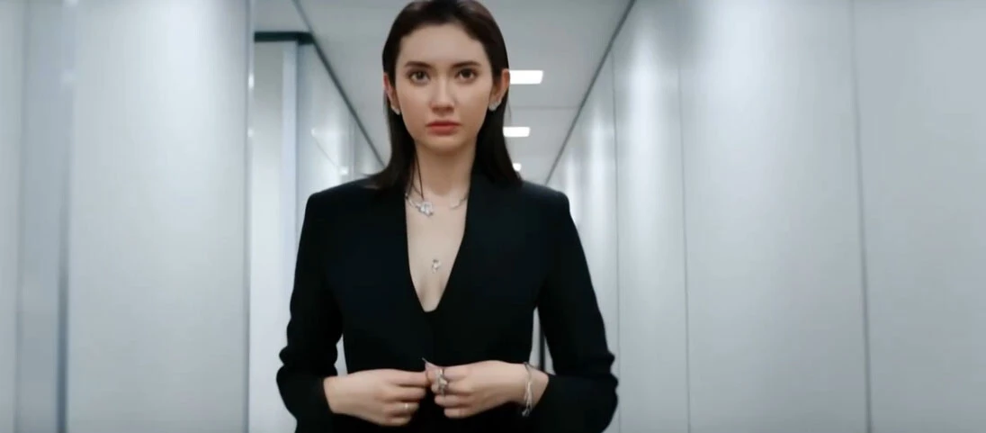 ワーキングコメディとディストピアの融合、『セヴェランス』の廊下のロングショット風