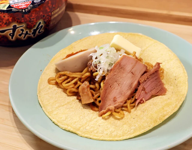 【すみれタコス】タコスの具は味噌ラーメン!?　すみれの濃厚みそで味が完全に調った狂気の和風メキシカンフード！＜野島慎一郎のバカレシピ＞
