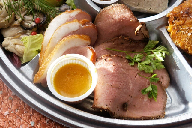 主役級の肉料理ゾーン