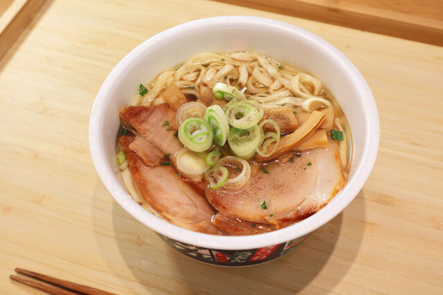 【ちゃん兵衛（ちゃん系どん兵衛）】あのしょっぱウマスープを完全再現！　今年大注目のちゃん系ラーメンをどん兵衛で作ったら激ウマ大成功！＜野島慎一郎のバカレシピ＞