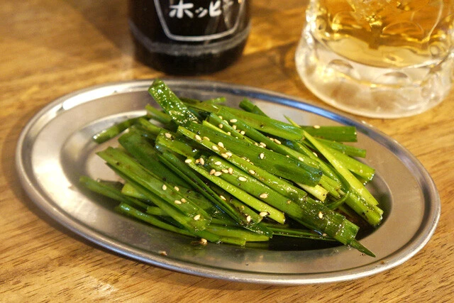 「生ニラナムル」