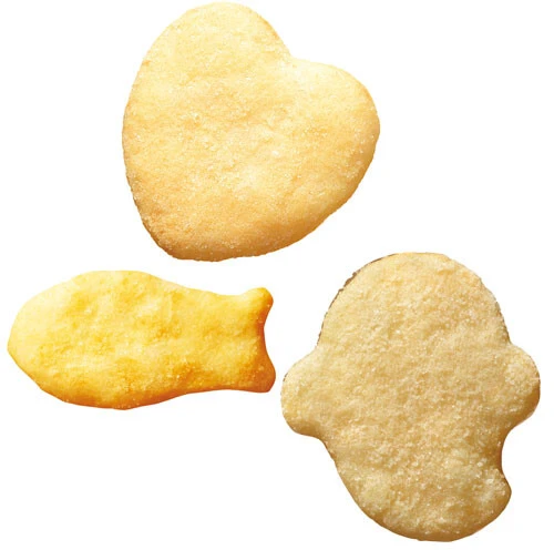 現在は、パウダー250％の商品の11袋にひとつの割合で入っている希少なハート型のハッピーターン。過去には、こいのぼり型やおばけ型のものも