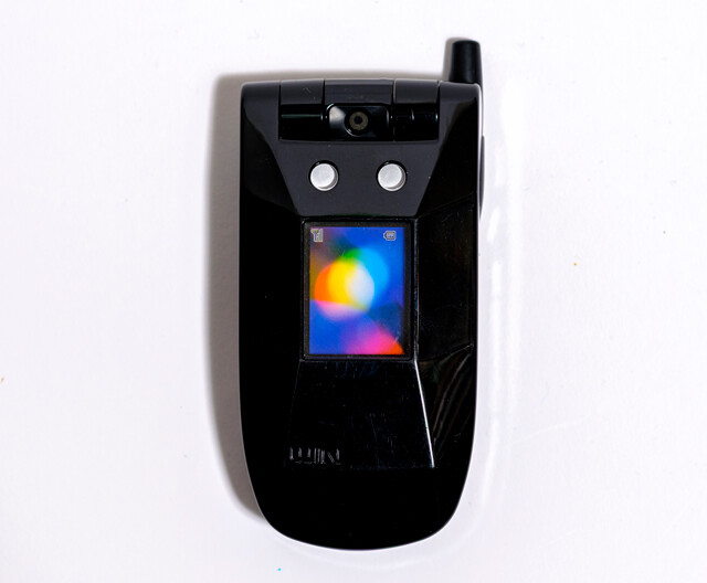 W11K KURO。ほかにホワイト（SHIRO）もラインナップされた