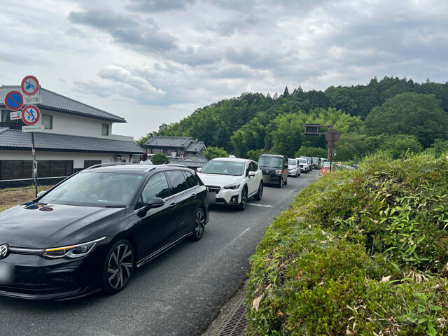 すでに観光客は増え始め、渋滞やレストランが満席になることも