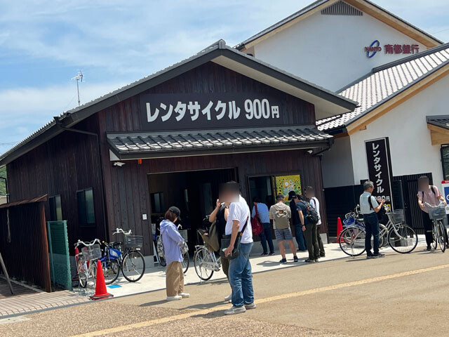 レンタサイクルで観光を楽しむ人も多いようだ