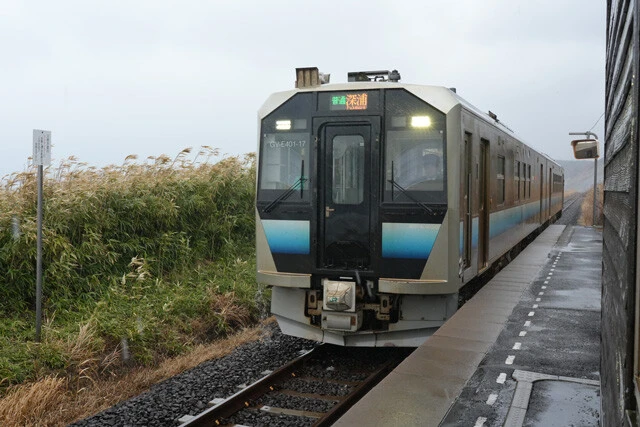 ローカル線ながら車両はデビュー5年の新車