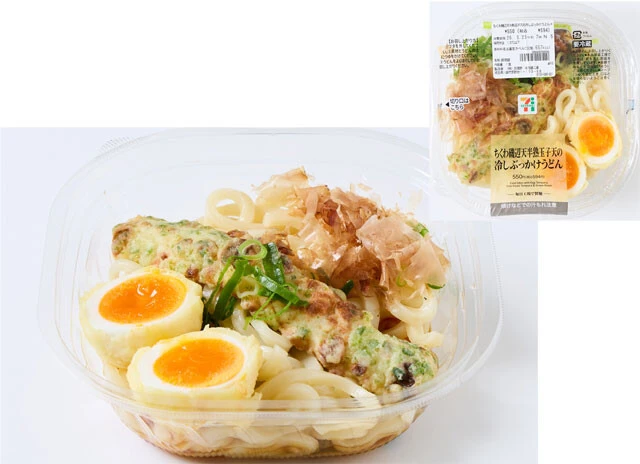 【第6位】ちくわ磯辺天 半熟玉子天の冷しぶっかけうどん（セブン-イレブン 594円）　総重量／449g　主な具／ちくわ、ゆで卵、ネギ、かつお節ほか　100g当たりのコスパ／約132円
