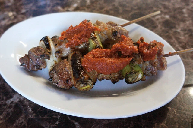 元祖と言われる「大松屋」のやきとり