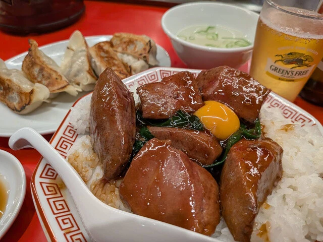 ○純レバ丼 大（1200円）　○餃子 6個（650円）　○瓶ビール（590円）