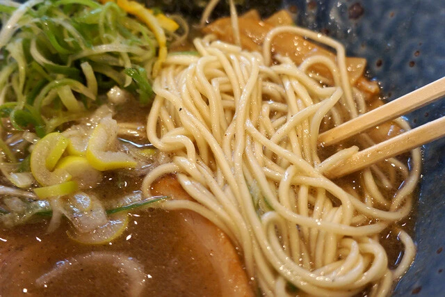 純白の麺