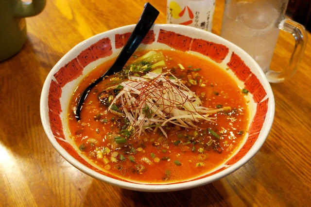 「赤坦々麺」