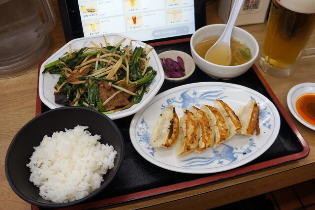 【餃子&レバニラ&生ビール】1,000円ぽっきりで驚異の満足感！ 我らが福しんの夏限定「生ビール3点セット」：パリッコ『今週のハマりめし』第252回