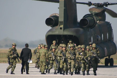 日本人救出のために出動するのは自衛隊のどの部隊か?