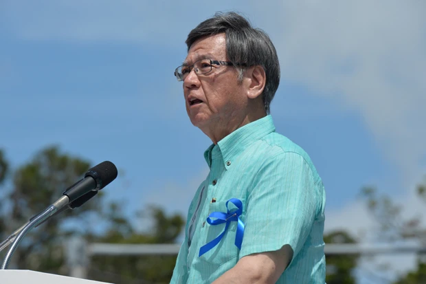 安倍政権への強い憤りを示し、「沖縄から日本を変えたい」と演説する翁長知事