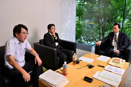 安倍政権が強調した対中脅威論はどこからきた? 安保関連法成立で憲法改正は? こうしたテーマについて元首相と両氏が語り合った