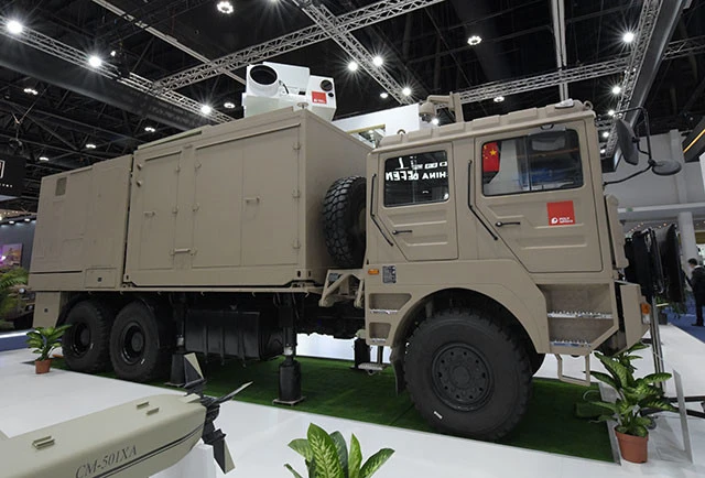 中国が開発したトラック搭載型の対ドローン兵器。ただし、電気回路にレーザーを5秒間以上照射しないと撃墜できない