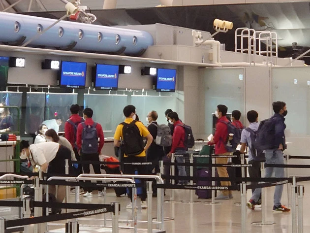 6月16日夜、関空でチェックインした時点でも同僚と共に帰国便に搭乗するつもりだった