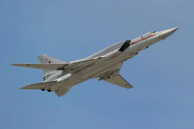 「戦術核は核砲弾、短距離ミサイル、核地雷、核魚雷、核爆雷、など多種多様に及びます。よって使い方は千差万別です」（元米陸軍情報将校・飯柴氏）。写真のＴｕ-１６０爆撃機にもミサイル、爆弾として戦術核兵器を搭載可能