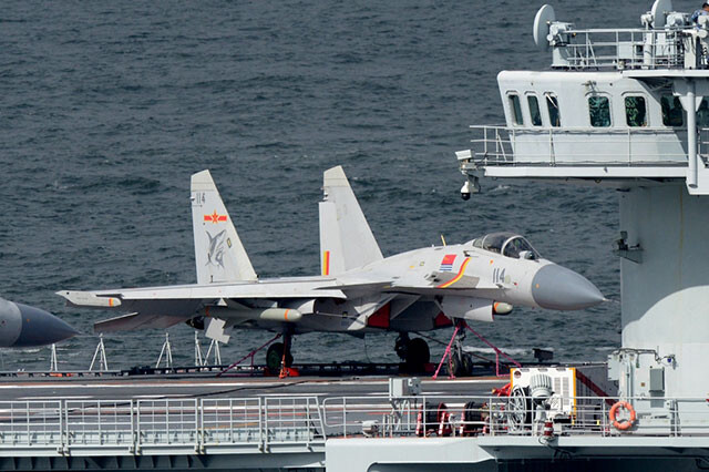 遼寧で運用実績がある艦載戦闘機Ｊ－１５の電磁カタパルト対応型、Ｊ－１５Ｔが「福建」に搭載される見込み