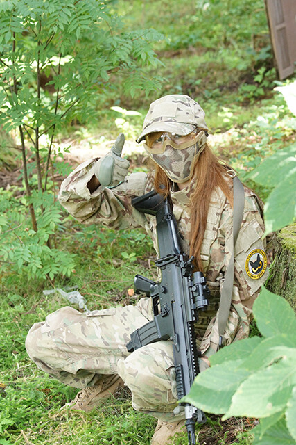 サバゲ―ではBB弾が人体に命中すると、『ヒットー!!』とコールして両手を挙げて死体置き場に行く。なので、軍用弾用の防弾装備は必要としないのだ