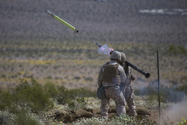 地対空ミサイル『スティンガー』発射の様子