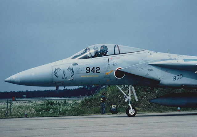 高木一等空尉の乗る空自Ｆ-１５戦闘機。翼下にタックネームの『ＢＯＯ』と描かれている（写真／高木氏提供）