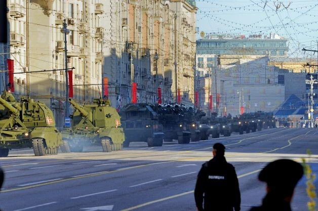 ドンバスの二つの共和国はロシア軍の補給廠となり、整備され新品同様となった兵器は再び、最前線に投入される