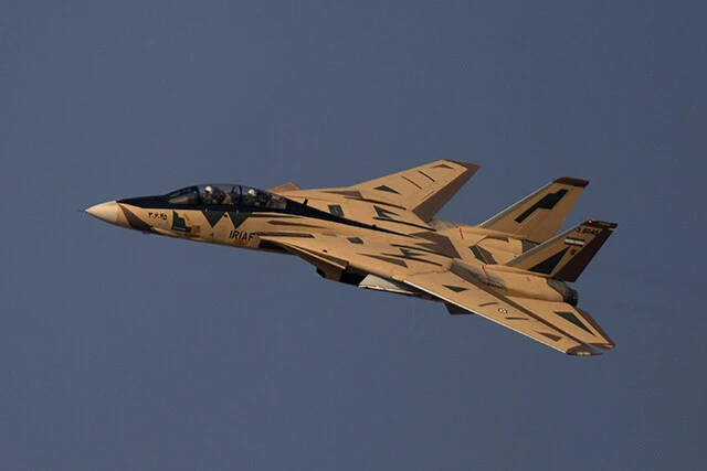 米海軍では退役したＦ-１４Ａは、イランでは現役。可変翼を後方に折畳み超音速飛行モード（撮影／柿谷哲也）