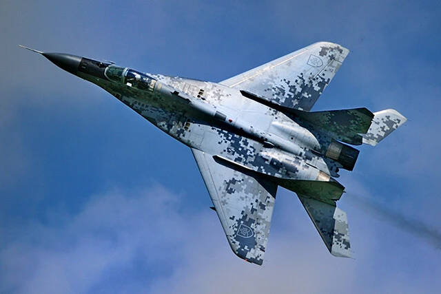 スロバキア空軍が保有する戦闘機は『ミグ29』12機のみ。アメリカに発注している『F-16V』が届くまで、NATO諸国に防空を依頼することになる