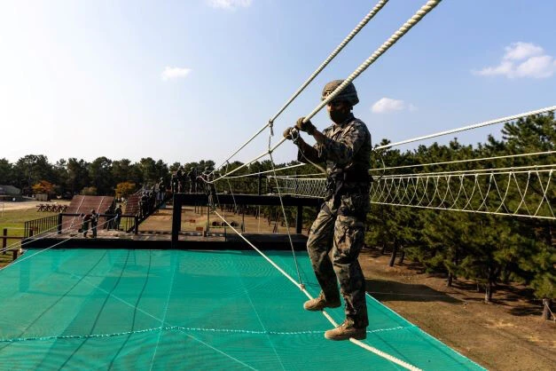 アメリカ海兵隊は、陸軍よりも長い13週間の訓練期間を経て海兵隊兵士となる(写真:米国防省)