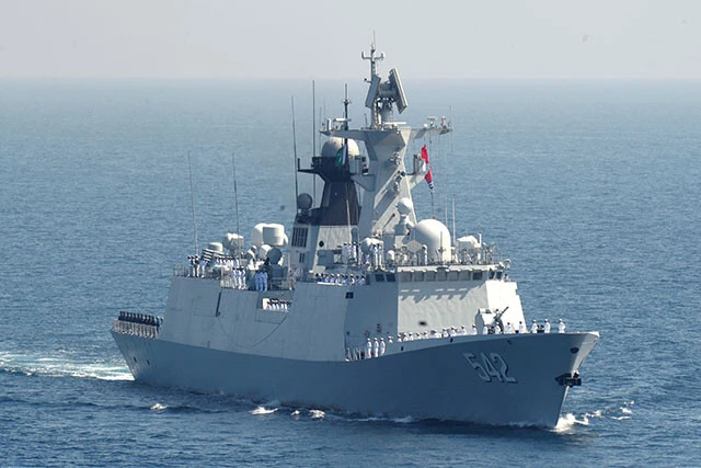 ０５４Ａ型フリゲート（６隻）。１番艦が２００８年に就役して以来、３０隻以上が建造されている中国海軍の主力フリゲート。形状はステルス性を考慮