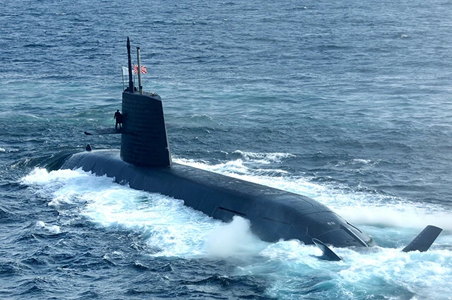 いつもならば出撃する潜水艦名は明かされるが、今回は秘匿されている。そのことからも、太平洋インド洋の緊張の高まりが伺える。写真は『そうりゅう』