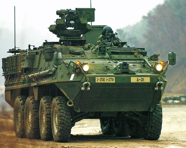 ストライカー「オプションで自動射撃システムのRWSや対空ミサイルなども用意されつつ、戦車や自走砲の攻撃を統括する指揮車両としての活躍が期待できます」（照井氏）