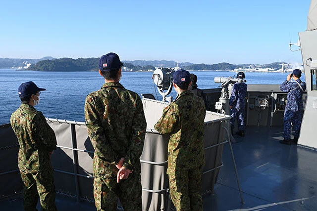 「海上輸送部隊」の創設に先立ち、すでに陸自隊員は海自輸送艦「おおすみ」で研修を行なっている。これも島嶼防衛能力向上の一環だ
