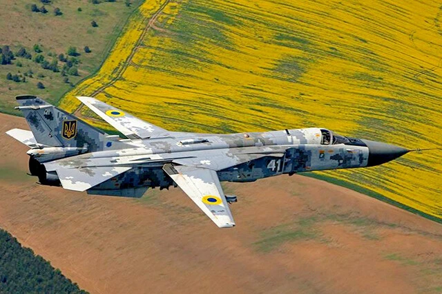 そこに、英国から供与された射程250kmのストームシャドウ巡航ミサイルを搭載したスホーイ24が、ロシア軍の各種兵站施設に攻撃を掛ける(写真:ウクライナ国防省)