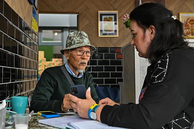 土子さんとナターシャのコミュニケーションはほとんどがGoogle翻訳経由で行なわれている