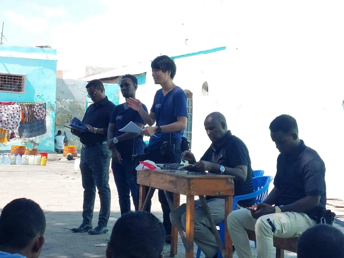 ソマリアで最もテロ組織メンバーが多く収容されている中央刑務所にて。同刑務所内では脱過激化・社会復帰プログラムを現在80名以上に展開。永井さんたちは毎日アクセスできる唯一の組織として週5日様々な取り組みをしている