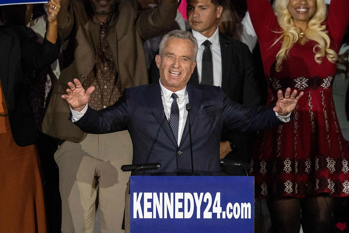 ロバート・F・ケネディ・ジュニア（69歳）1954年生まれ。第35代アメリカ大統領のジョン・F・ケネディの甥。ハーバード大学を卒業後、バージニア大学ロースクールで法学博士号を取得し、弁護士として環境問題などに取り組んできた。しかし、陰謀論や反ワクチンの発言により、一族から距離を置かれている