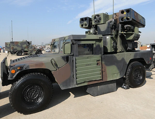 対空防御は米陸軍のアベンジャーが担当する。スティンガーミサイルを搭載して、来襲する露軍機を撃墜する（写真：柿谷哲也）