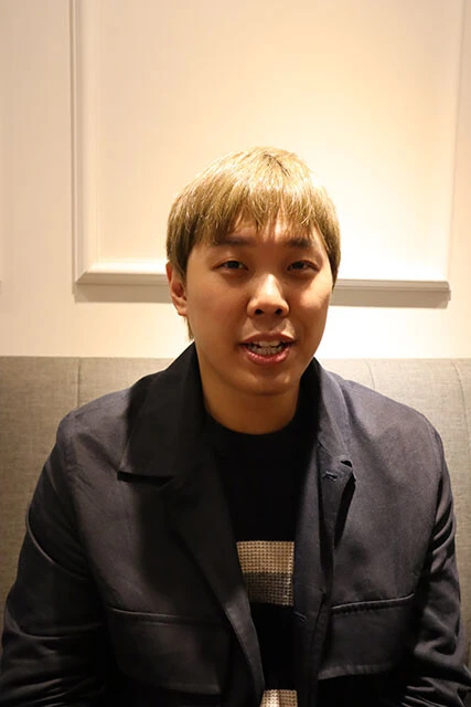 台北市内の西門町で取材に応じるインフルエンサーの寒国人（撮影／安田峰俊）