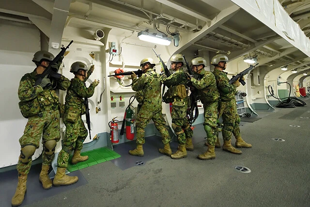 そこには日本版の海兵隊である陸自水陸機動団が乗る