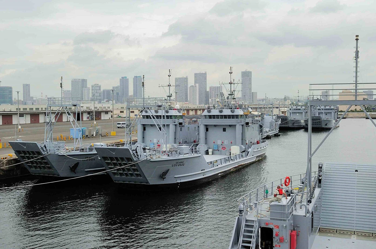 ついにアメリカ陸軍が横浜港に配備決定!! 「小型揚陸艇部隊」の驚くべき実力とその戦略とは？