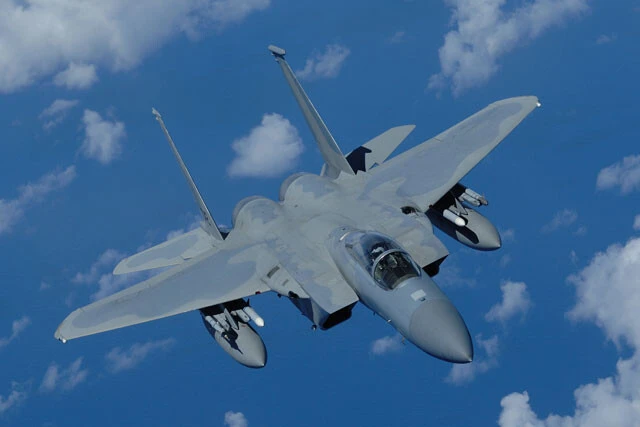 F15C戦闘機が敵戦闘機をその空域から、空戦で駆逐する（写真：柿谷哲也）