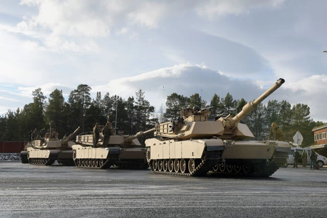 米陸軍から世界最強の戦車・M1エイプラハムスがウクライナの最前線に到着し始めた（写真：柿谷哲也）