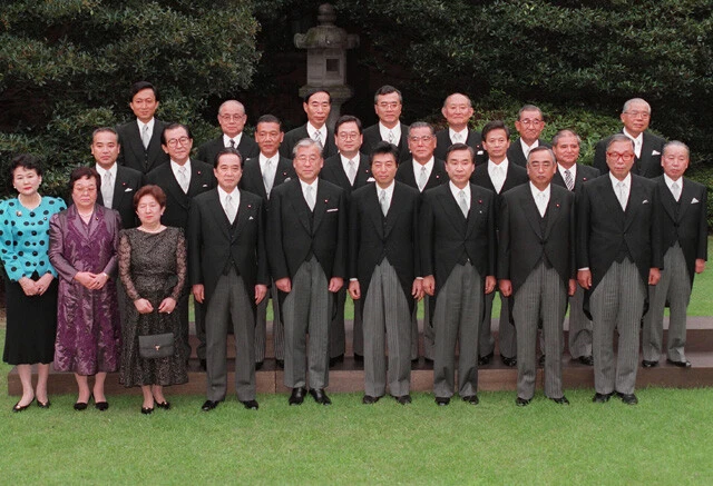 1993年、非自民・非共産による日本新党、日本社会党、新生党、公明党、民社党、新党さきがけ、社会民主連合、民主改革連合の8党派で誕生した細川連立政権