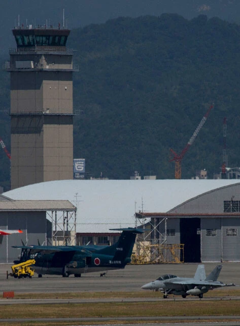 最初の勤務先は山口県にある岩国航空基地の岩国診療所。米海軍、米海兵隊、海上自衛隊が同居しており、2012年から民間機の定期便も飛んでいる