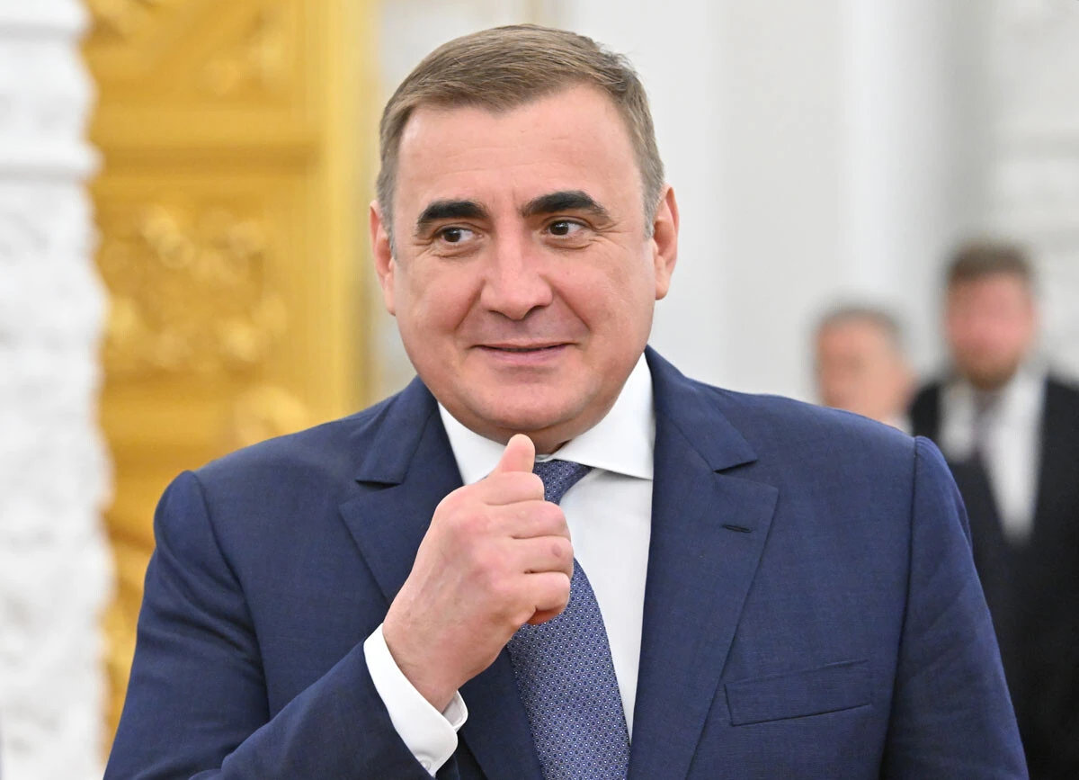 プーチン大統領が、クルスク対テロ作戦のトップに任命したデュミン国家評議会書記。プーチンの跡継ぎと言われている(写真:Sputnik/共同通信イメージズ)