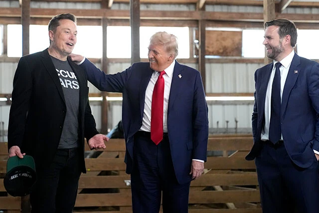 トランプを支える両輪となるのは副大統領ヴァンス（右）とイーロン・マスク（左）といわれる。もしふたりの利害や思惑が衝突したら……？