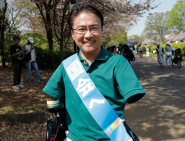 乙武ひろただ(無所属・ファーストの会/国民民主党/都民ファーストの会推薦・新・48歳)