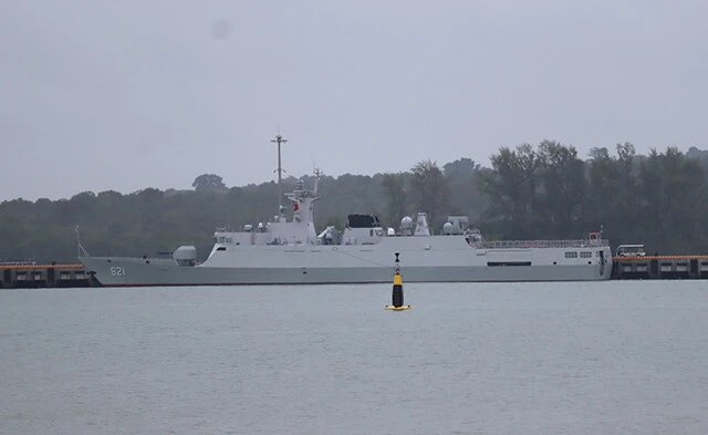 カンボジア海軍のリアム基地に停泊する人民解放軍の艦船。6月3日撮影